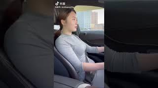 안전벨트는 그렇게 메는게 아니야