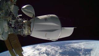 Dragon zvýšil dráhu ISS, skládání rakety Vega-C a pestrobarevná dvojhvězda pohledem HST