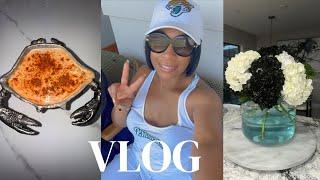 MY FAMOUS CRAB DIP! + HOME UPDATES! + CLUB SEATS! + BLACK HYDRANGEAS! + BLESSED & BUSY! + WINE CLUB!