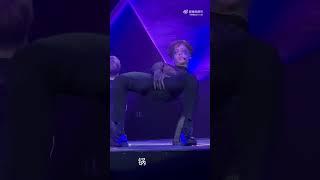"THE MOMENT" Performance is so sexy | Jackson Wang MAGICMAN World Tour Singapore #jacksonwang