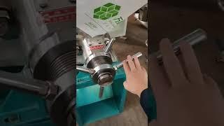 How to maintain the screw oil press？