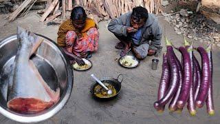 How santali TRIBE COUPLE cooking PANGAS FISH recipe with BRINJAL in village style | Rural Life India