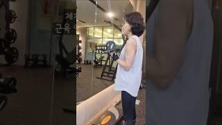 컨디션이 별로라 운동을 많이 못함 제주도 여행가서 얼마나 신나게 놀아길래 발바닥이 화끈거려ㅠ 걷거나 오래 서 있음 아파요 #갱년기 #40대헬스 #브이로그 #건강한중년 #족저근막염