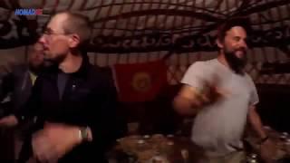 КЫМЫЗДЫ ИЧИП КЫРГЫЗЧА ЫРДАГАН ТУРИСТТЕР