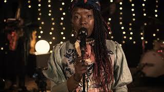 Shirley Davis & The SIlverbacks - True People (Live Session)