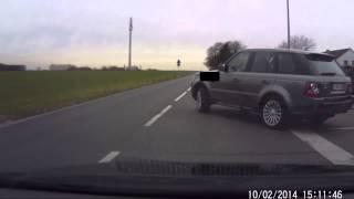 [#12] Range Rover Fahrerin klaut Vorfahrt