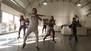 Man i feel like a woman - Shania Twain  | Zumba Coreografía | Instructor Lucas Sebastian