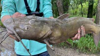 Chasing Monster Gar and Catfish in Flooded Trinity River with SmokeN'Fish! (2024 Dallas Texas Trip)