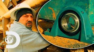 Dave Quickly Replaces Ball Bearings To Keep Wash Plant Going | Gold Rush: Dave Turin's Lost Mines