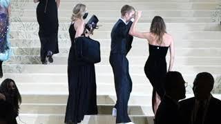 Justin and Hailey Bieber walk the 2021 MET gala amid Selena chants #justinbieber #trending