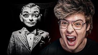 Шарф играет в Doll Impostor