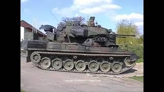 Flakpanzer Gepard im Feuerkampf Bundeswehr Manöver Thüringer Löwe 2004 SPAAG Flugabwehrkanonenpanzer