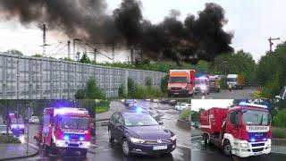 Lagerhalle in Vollbrand - Einsatzfahrten in Köln Porz von Feuerwehr & Polizei