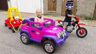 Little Girl Elis Ride On Pink Jeep with Cozy Coupe Little Tikes /w Thomas Toys Dirt Cross Super Bike