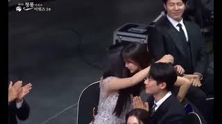 moment when park boyoung  stopped because han hyojoo called her and they hugged her 🫂 