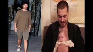 ''Çağatay Ulusoy Experimenté la emoción de la paternidad.''