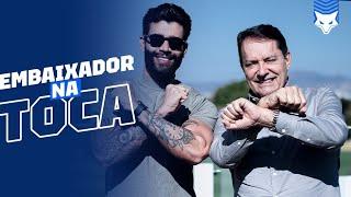 OLHA O EMBAIXADOR AÍ!! Gusttavo Lima visitou a Toca 2 e mandou um recado pra torcida do Cruzeiro!