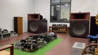 Fisher 101R Tuner + Wilcox Electric 63A3 preamplifier + Zeiss Carl TK-16 power amplifiers.