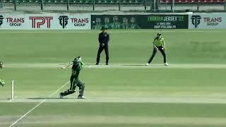 Pakistani women cricketer ayesha naseem batting just like Asif ali