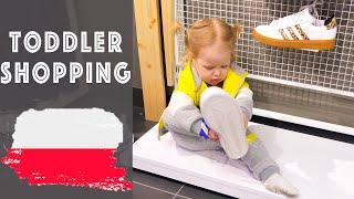 TODDLER ALONE AT THE SHOPPING MALL [LIVING IN POLAND] 2023