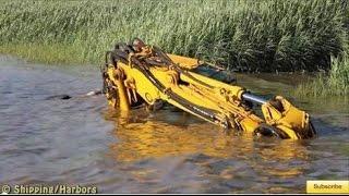 Excavator in deep trouble !! River without mercy !!