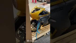 2022 MV Agusta Superveloce I Unboxing  | Pearl Metallic Yellow I