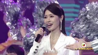 在阳光下