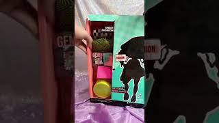 Unboxing LOL OMG Neonlicious