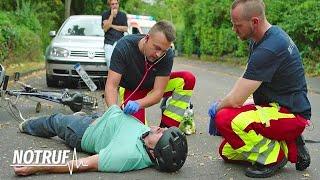 SCHWERE STURZVERLETZUNG! Radfahrer PROVOZIERT den Unfall! | 1/2 | NOTRUF