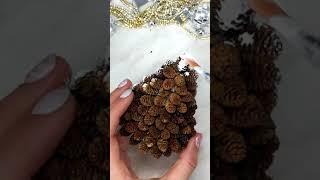 Новогодняя елочка из миниатюрных шишек  DIY Christmas tree