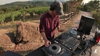 Tuscany vibes with Black Loops and Houseum
