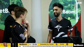 Sumail & Pure having a friendly conversation after their opening series at BetBoom Dacha 2023