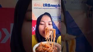 Ngebakso siang panas terik matahari #mukbang #baksoenak