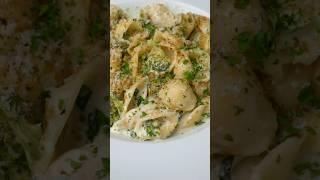 Creamy Broccoli Pasta @DanOsSeasoning #gamedaygrub #danospartner