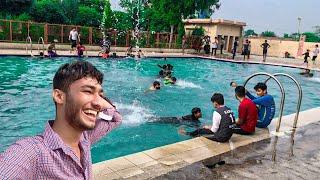 Dosto ka sath swimming pool per nahny gya | going to swimming pool | lahore famous swimming pool