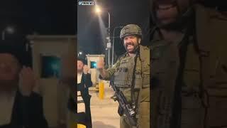 IDF soldier sings with a Belzer Chassid a heartwarming Kah Echsof