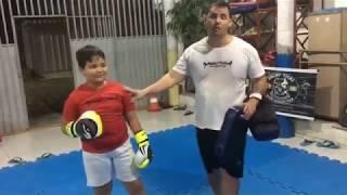 Cruzado, pegada com joelhada e chute alto criança de 10 anos | Muay Thai DDT