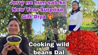 Cooking  black Dal ||  Jerry ne sabko Surprise Gift Diya || Cooking and Eathing ||#Village Life