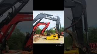 CID 1000 Hydraulic Breaker in action