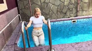 Get wet and dunk in the pool / Wetlook Miss Viki