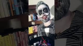 Spinnweben abstauben an Halloween #booktube #booktubegermany #halloween