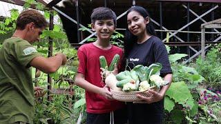 Yeay Di Bantuin Sama Chanee dan Enzo Panen di Kebun