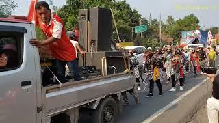 IBU IBU KEKINIAN IKUT KARNAVAL