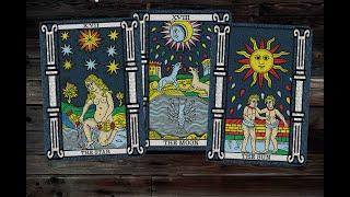 How to do a Three-Card Tarot Reading (Past, Present and Future)