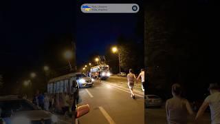 Трамваї це завжди цікаво, особливо поруч з парком #київ #kyiv #ukraine #ппс #парк
