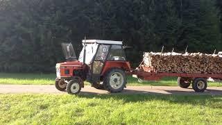 Zetor 5011 mit Holzwagen