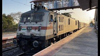 11061 MUMBAI LTT - JAYNAGAR Pawan Express