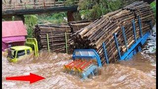 MONSTER FASTEST LOGGING TRUCK CARS FEARLESS RUSSIAN DRIVERS FAILS OFF ROAD & EXTREME CROSSING RIVER