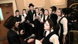 Meshorerim Choir and Kids singing "Seidenyou"