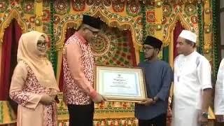 PENYERAHAN S2 DARI PLT GUBERNUR ACEH - UNTUK FAJAR MAULIDI DUTA ACEH OF RAMADAN GTV